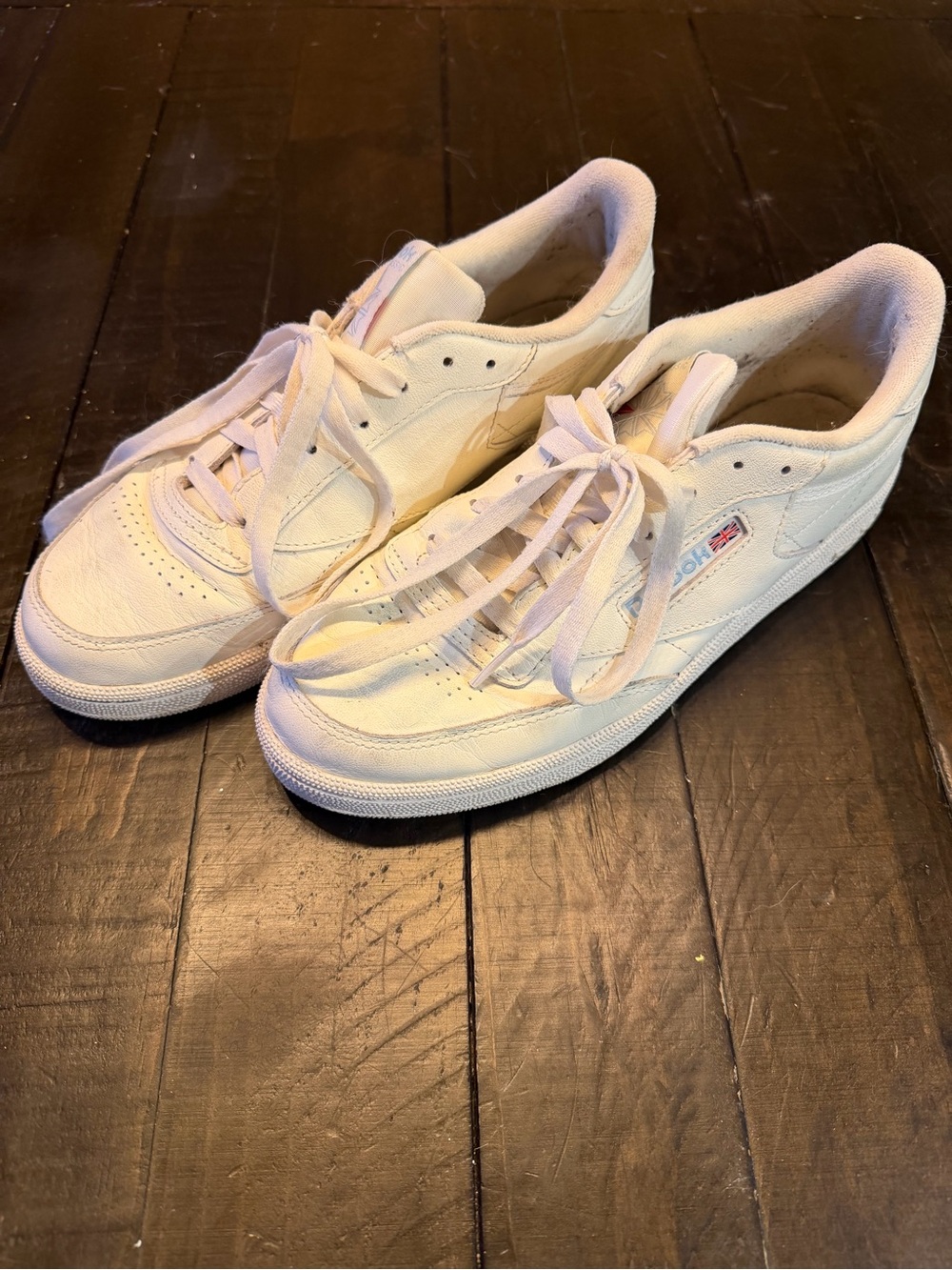 🤎 REEBOK // Classic Cream Sneakers
